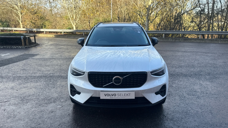 Volvo XC40 2.0 B4P Ultra Dark 5dr Auto Petrol Estate